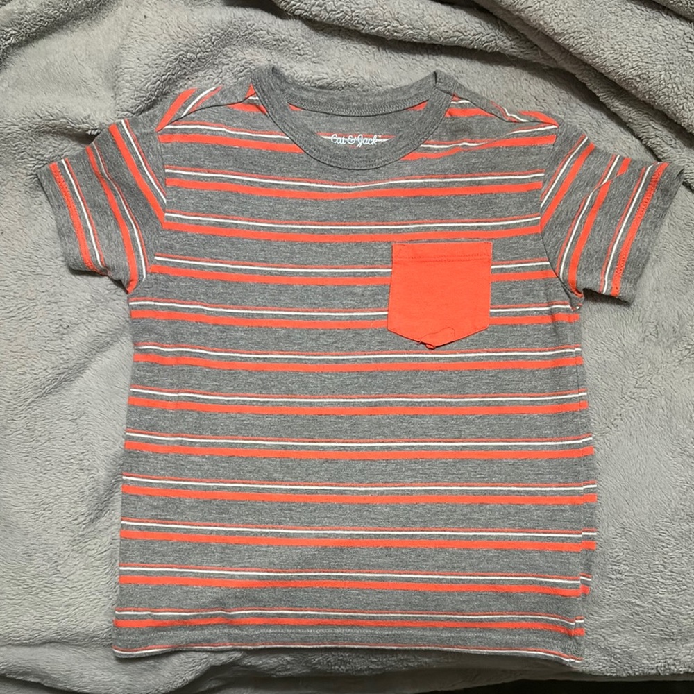 Cat & Jack Gray and Orange Short Sleeve Tee